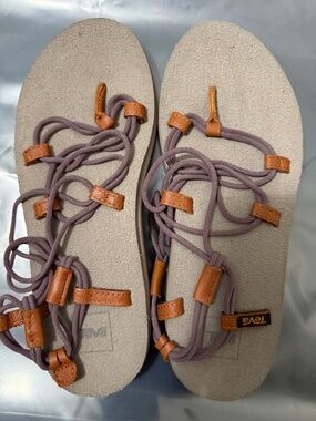 Teva size 9